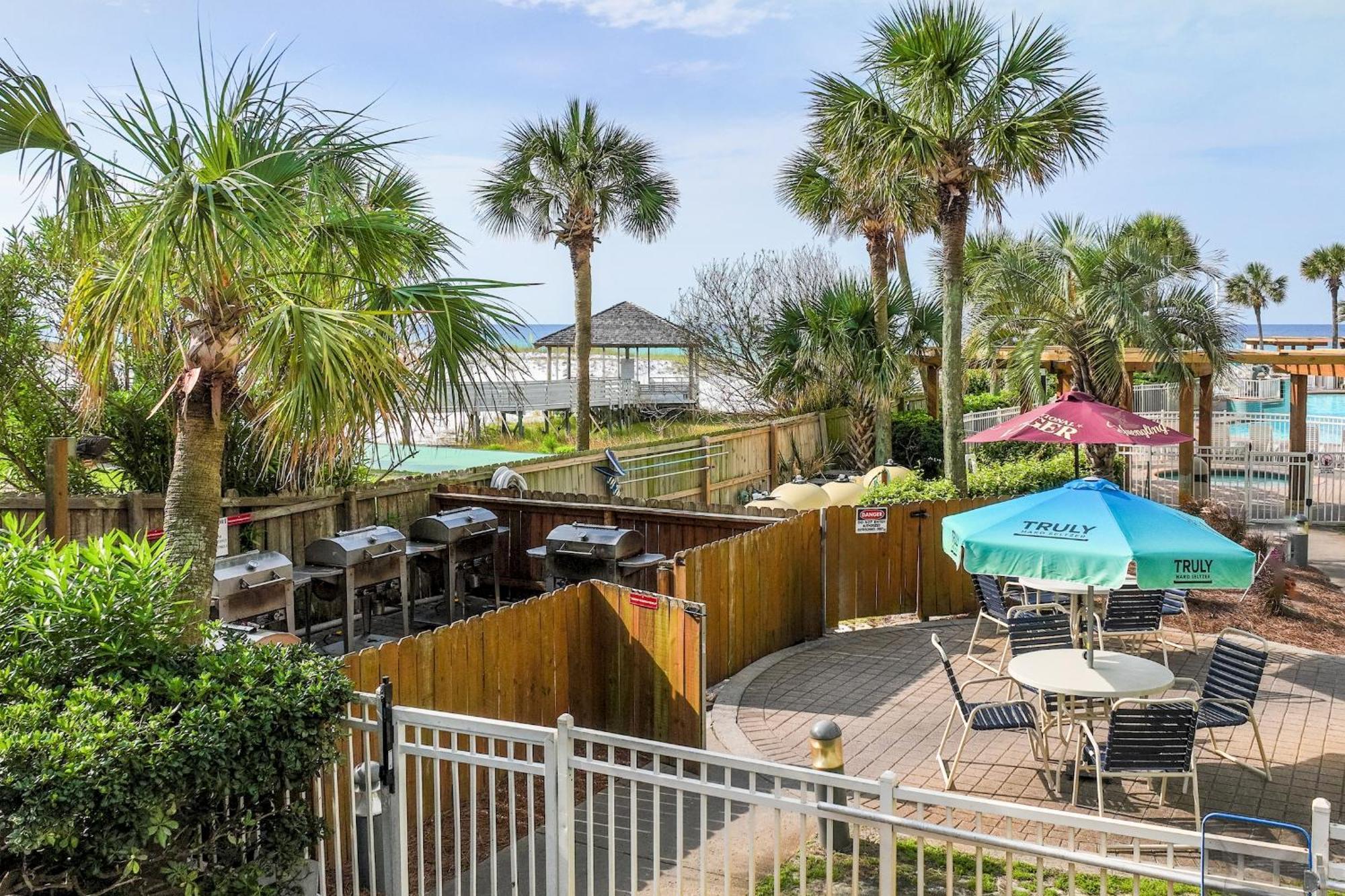 Pelican Beach Resort Destin Bagian luar foto