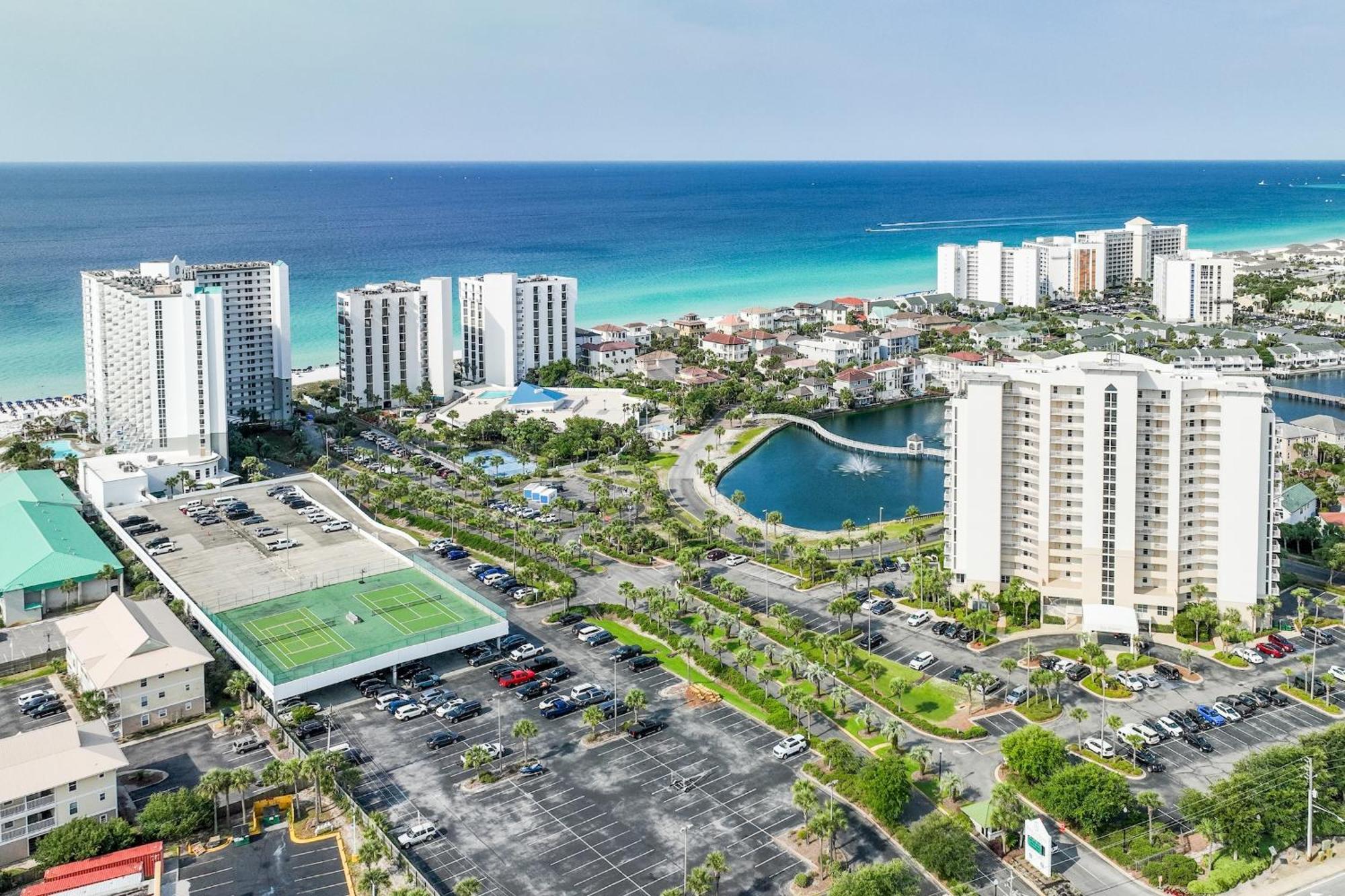 Pelican Beach Resort Destin Bagian luar foto
